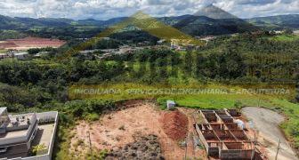 CI 490 - Lote plano de 360 m² com acesso asfaltado e a apenas 5 min do Centro